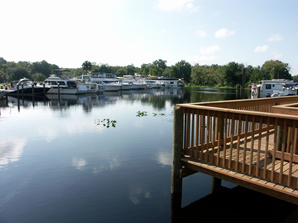 Big River Marina&Lodge Astor Eksteriør billede